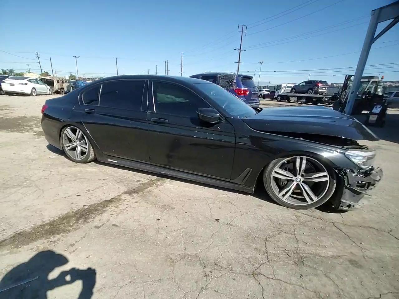 Фото: WBA7E2C55HG740436