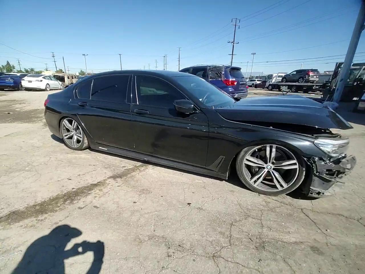 Фото: WBA7E2C55HG740436