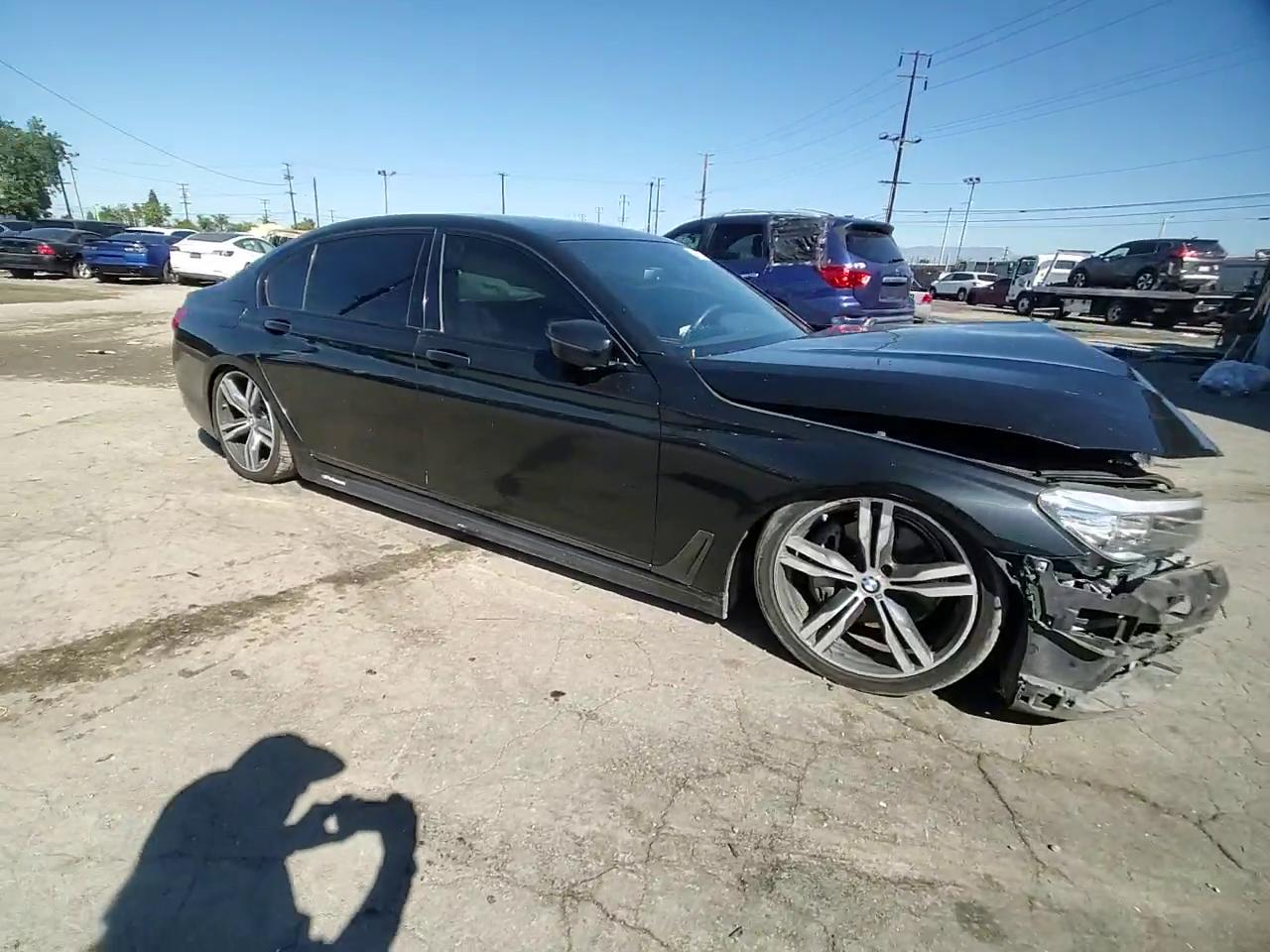 Фото: WBA7E2C55HG740436