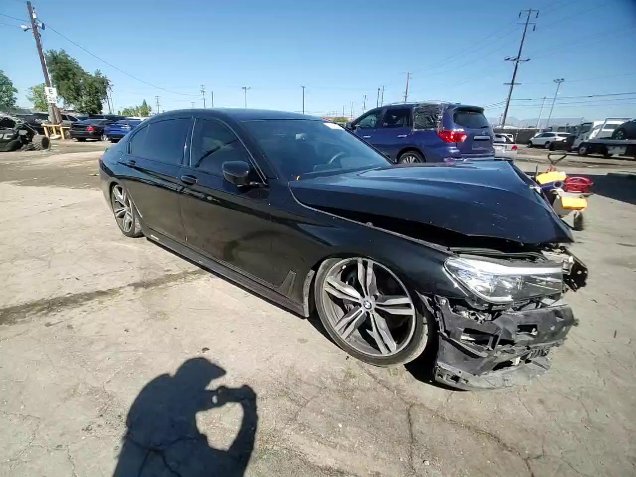 Фото: WBA7E2C55HG740436