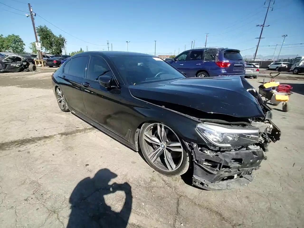 Фото: WBA7E2C55HG740436