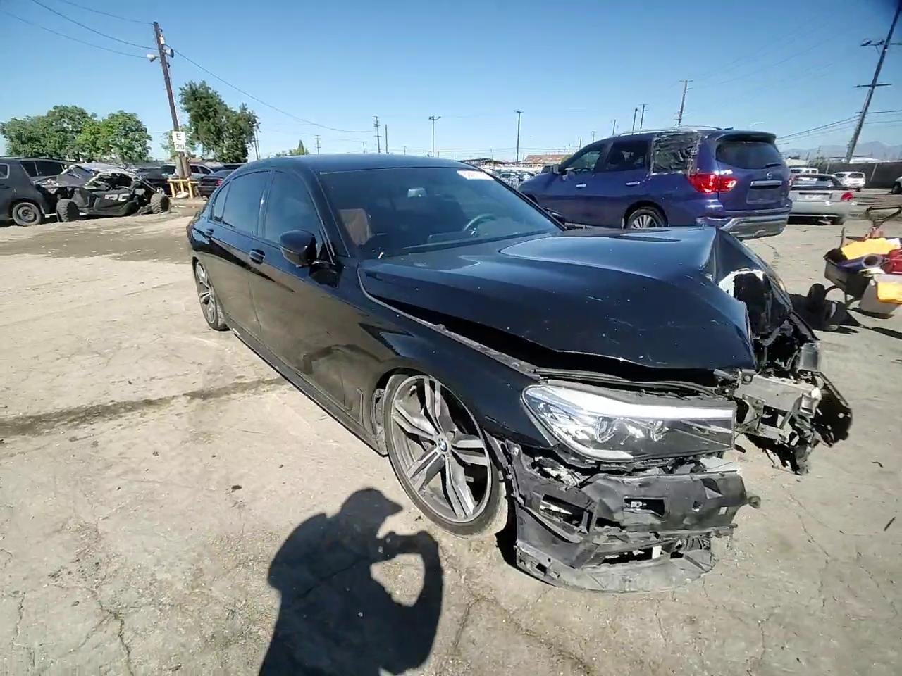 Фото: WBA7E2C55HG740436