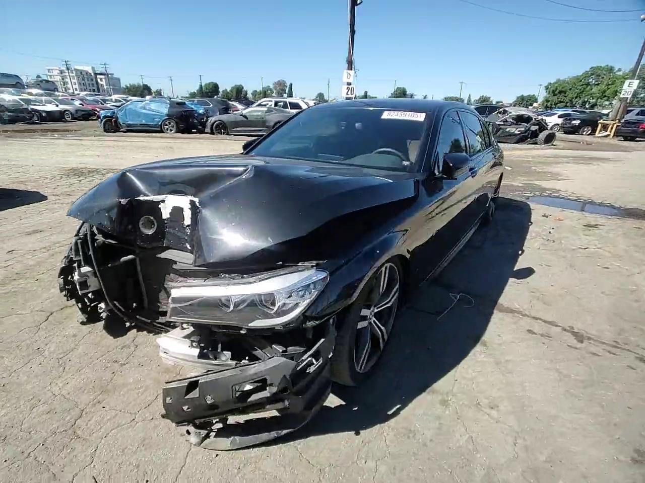 Фото: WBA7E2C55HG740436