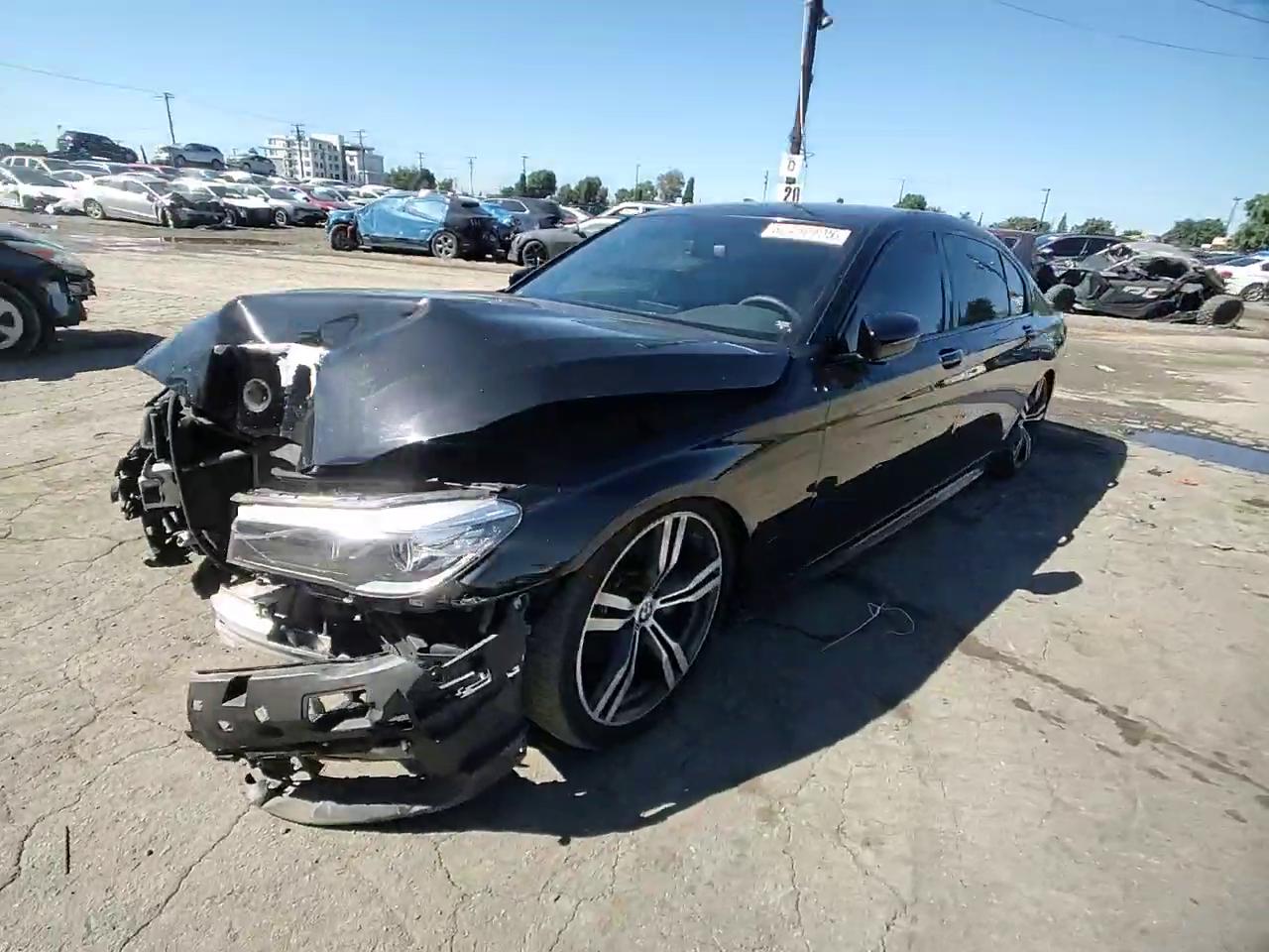 Фото: WBA7E2C55HG740436