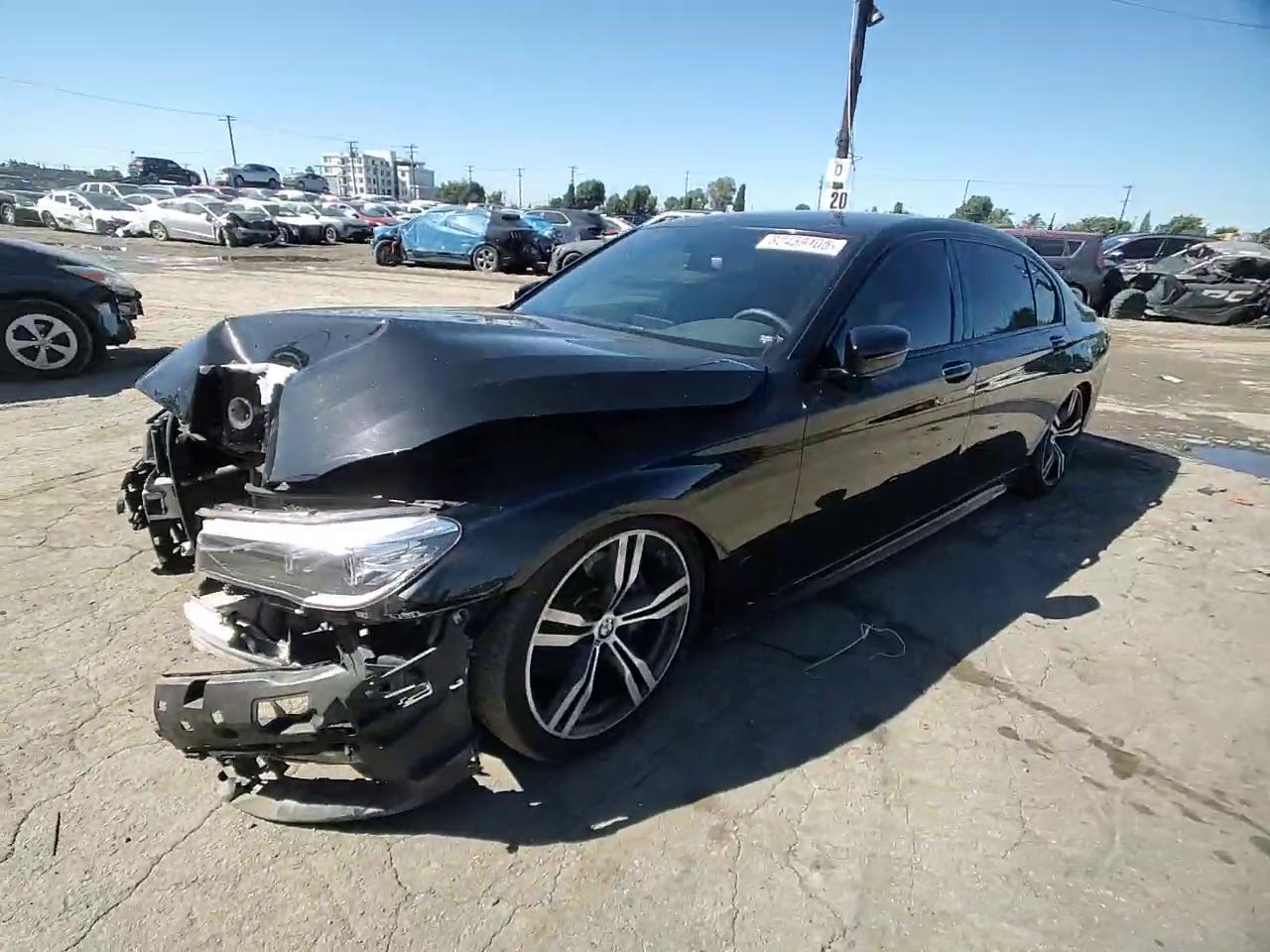 Фото: WBA7E2C55HG740436