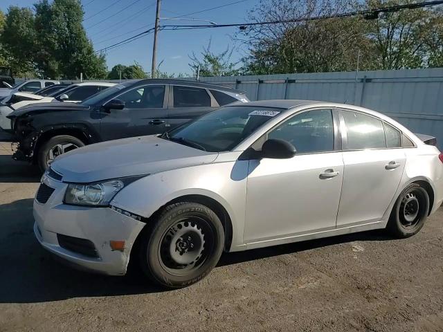 2013 Chevrolet Cruze Ls VIN: 1G1PA5SHXD7304129 Lot: 82218875