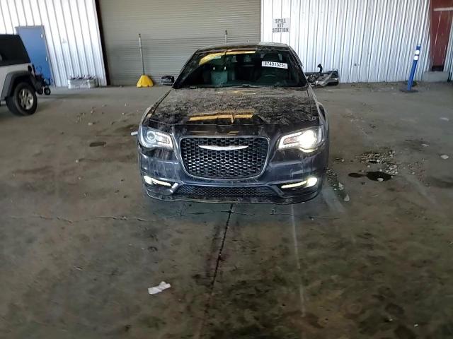 2018 Chrysler 300 S VIN: 2C3CCABT2JH304322 Lot: 87491525