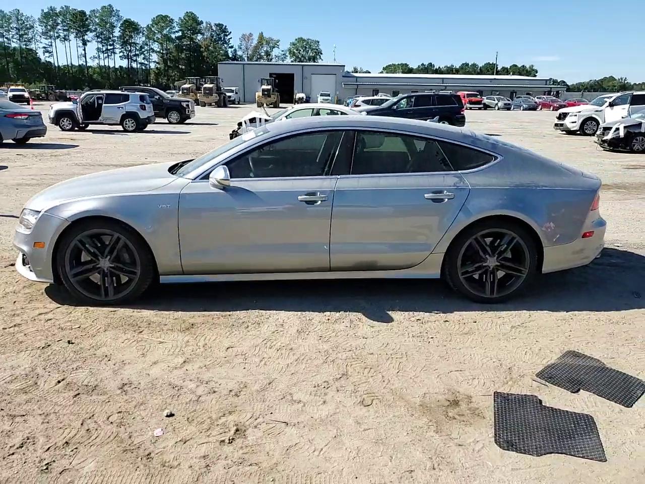 Фото: WAUW2AFC5EN031232