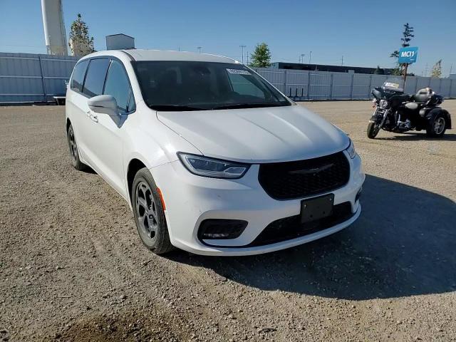 2022 Chrysler Pacifica Hybrid Touring L VIN: 2C4RC1L76NR130522 Lot: 82369115