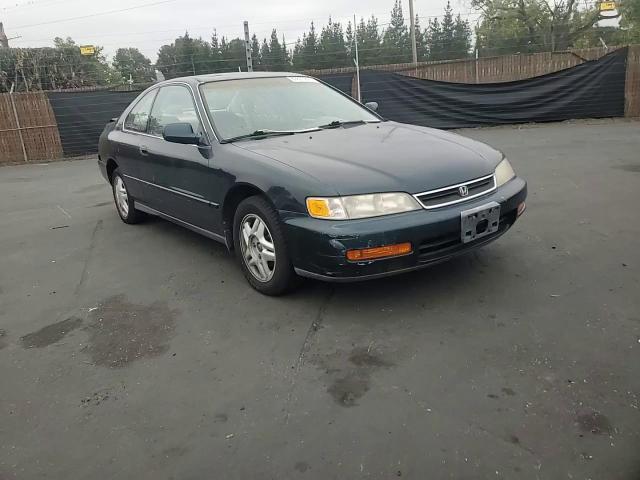 1996 Honda Accord Ex VIN: 1HGCD7261TA024724 Lot: 89877245