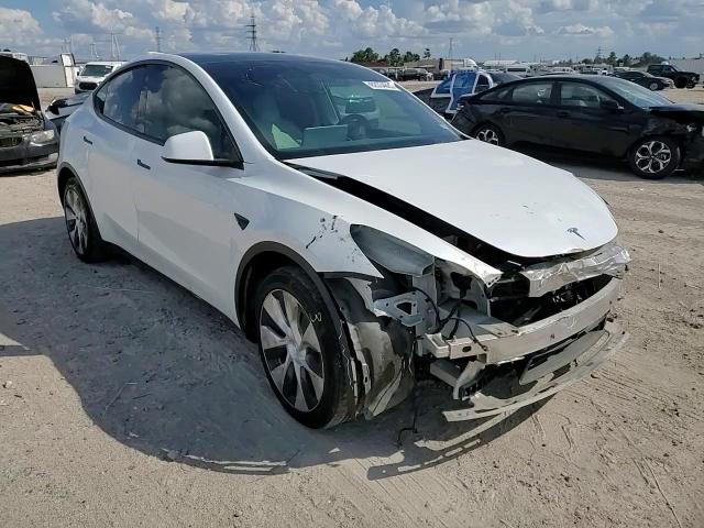 2022 Tesla Model Y VIN: 7SAYGDEE6NF327170 Lot: 82334885