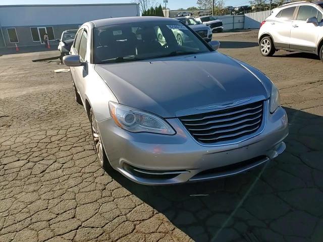 2013 Chrysler 200 Lx VIN: 1C3CCBAB7DN670674 Lot: 82506125