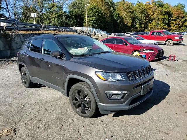 2019 Jeep Compass Latitude VIN: 3C4NJDBBXKT723918 Lot: 82299855