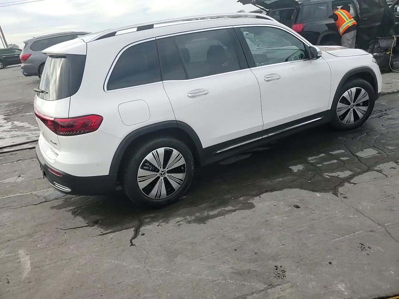 Фото: W1N9M0KB8PN067042