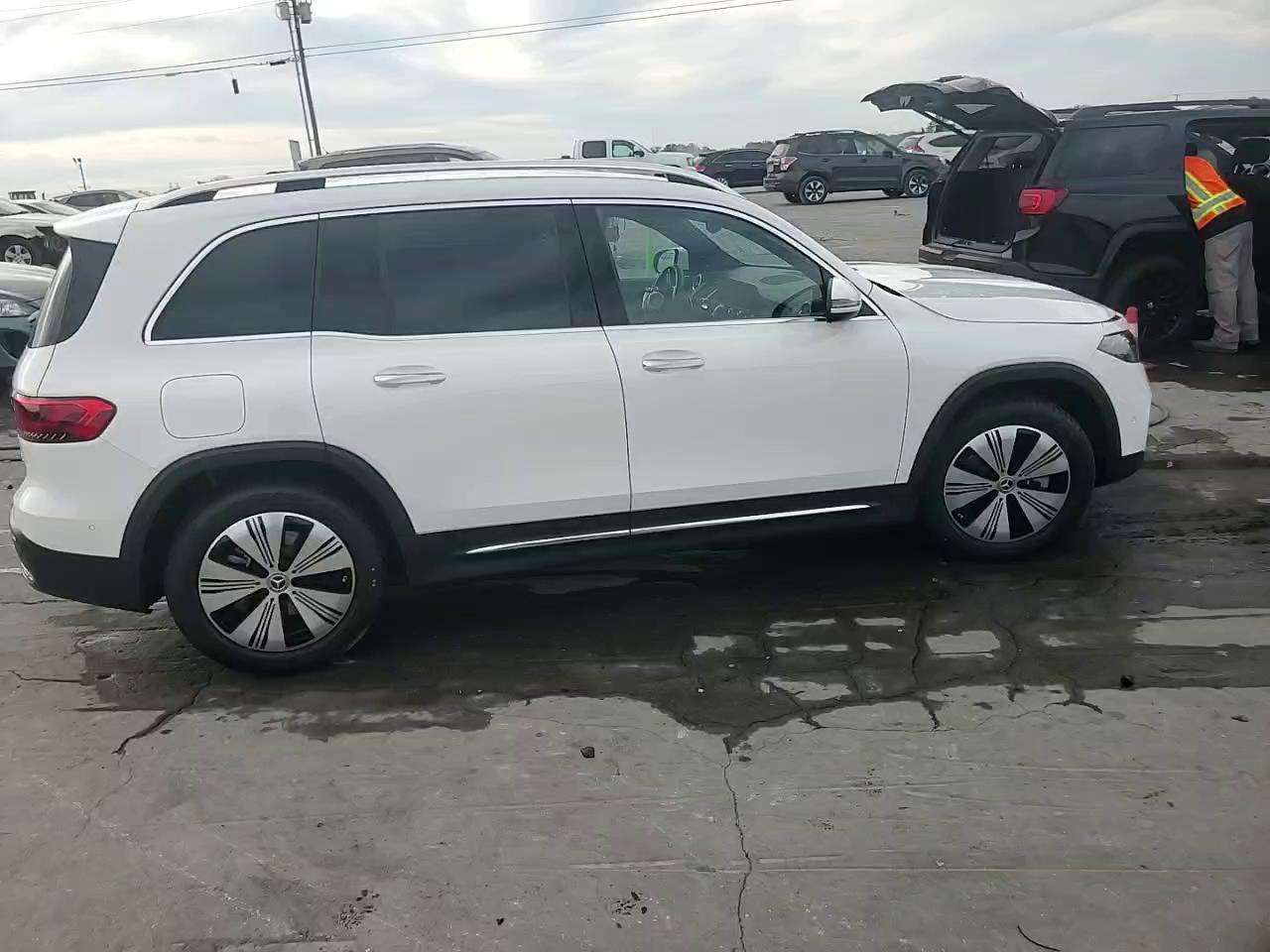 Фото: W1N9M0KB8PN067042