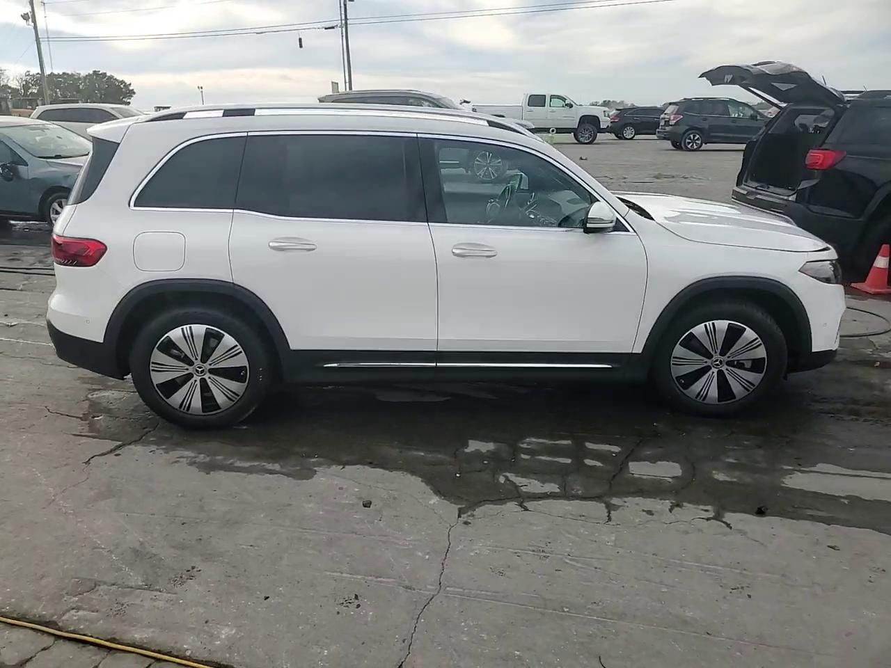 Фото: W1N9M0KB8PN067042