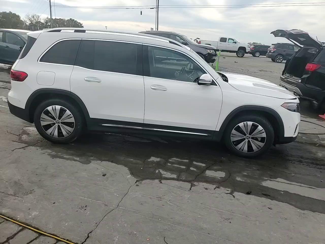 Фото: W1N9M0KB8PN067042