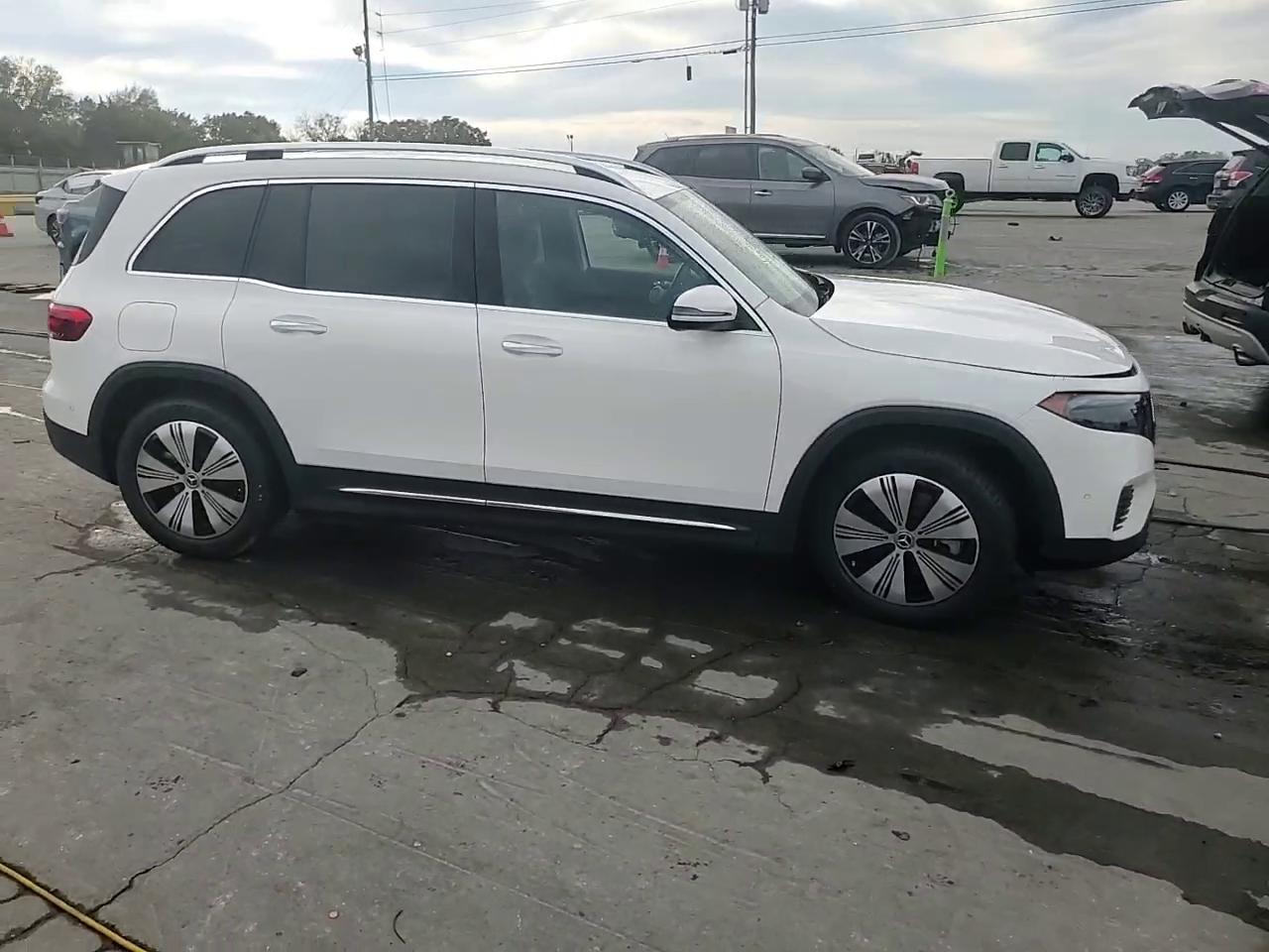 Фото: W1N9M0KB8PN067042