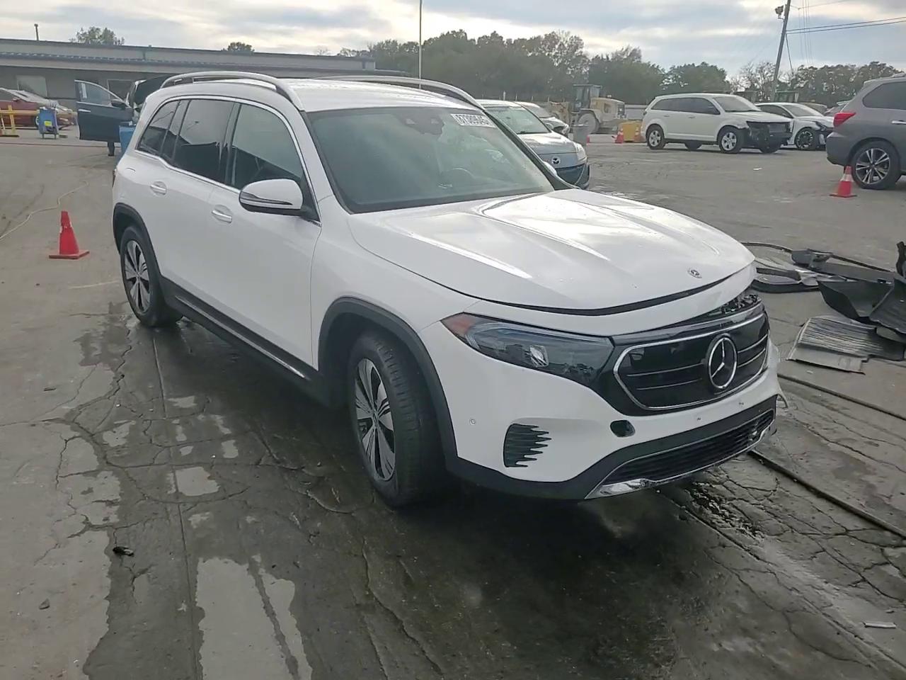 Фото: W1N9M0KB8PN067042