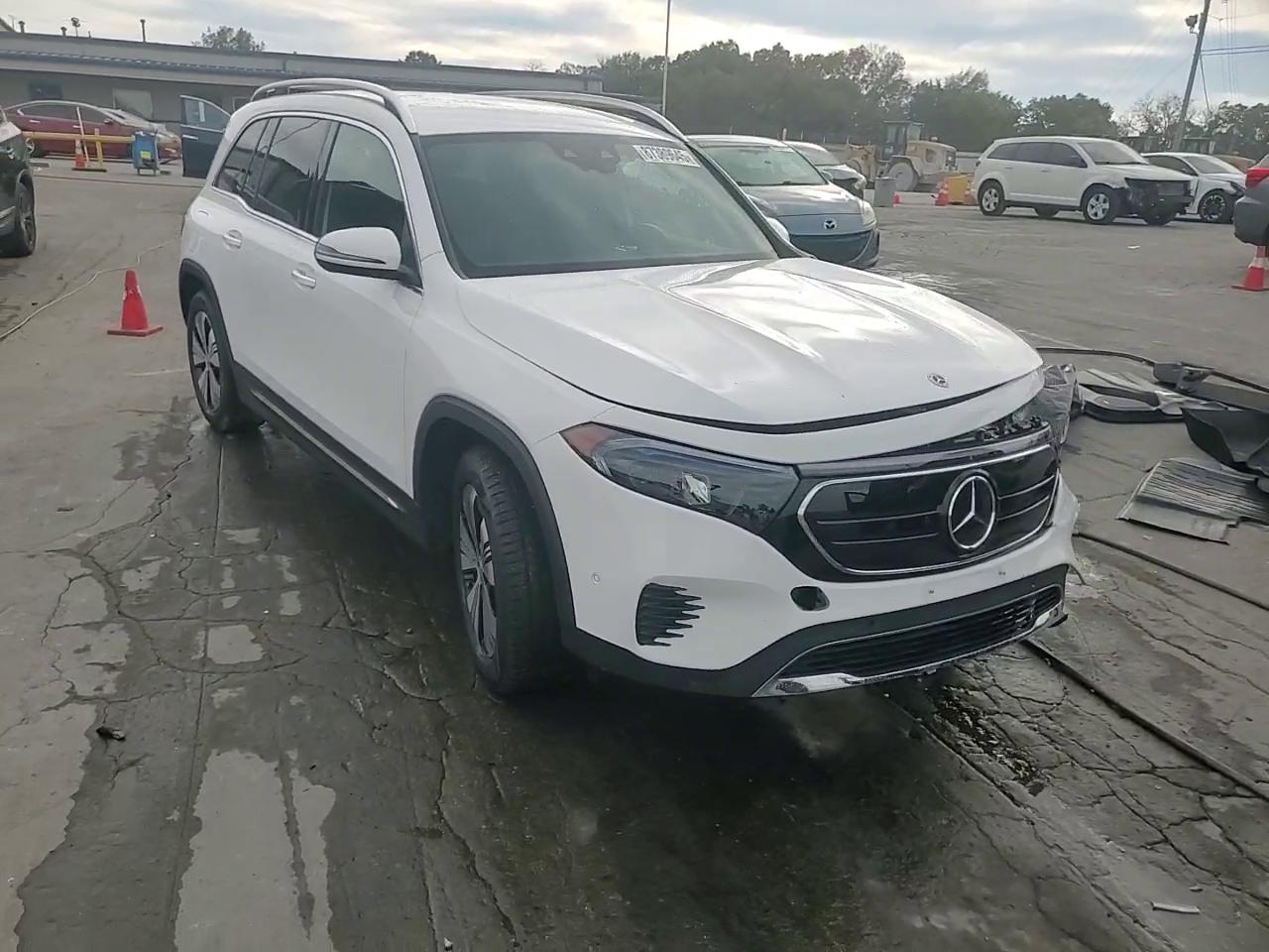 Фото: W1N9M0KB8PN067042