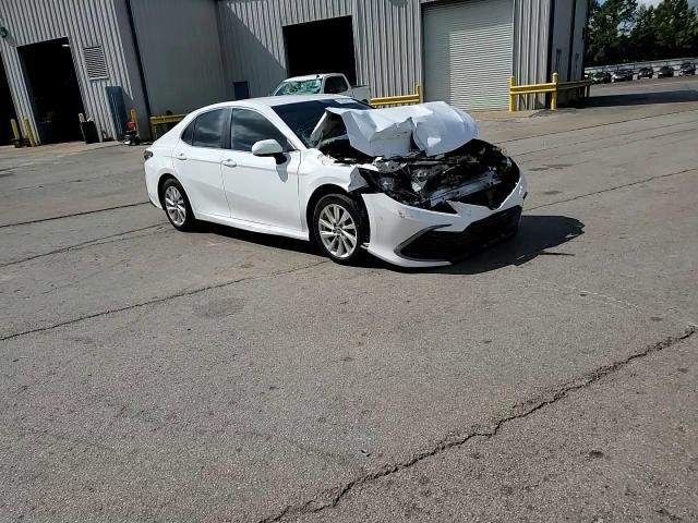 2021 Toyota Camry Le VIN: 4T1C11AK3MU413721 Lot: 82224195