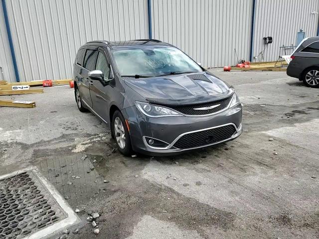 2017 Chrysler Pacifica Limited VIN: 2C4RC1GG2HR841360 Lot: 90552115