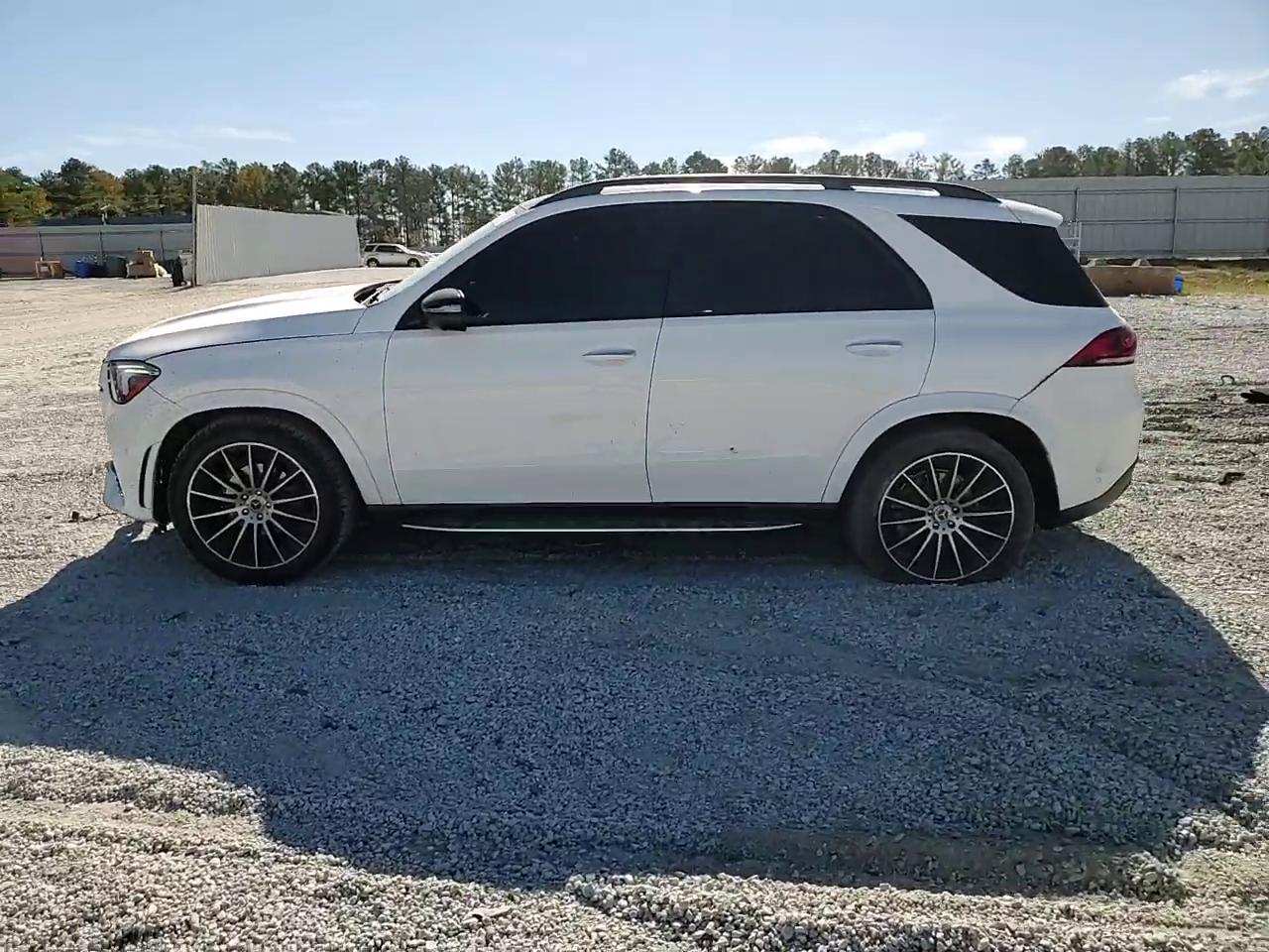 Фото: 4JGFB4JB6NA611689