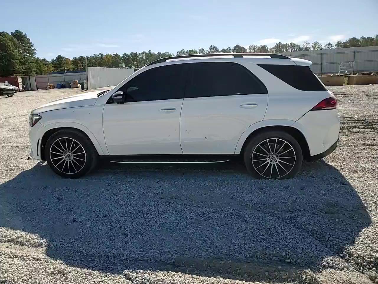 Фото: 4JGFB4JB6NA611689