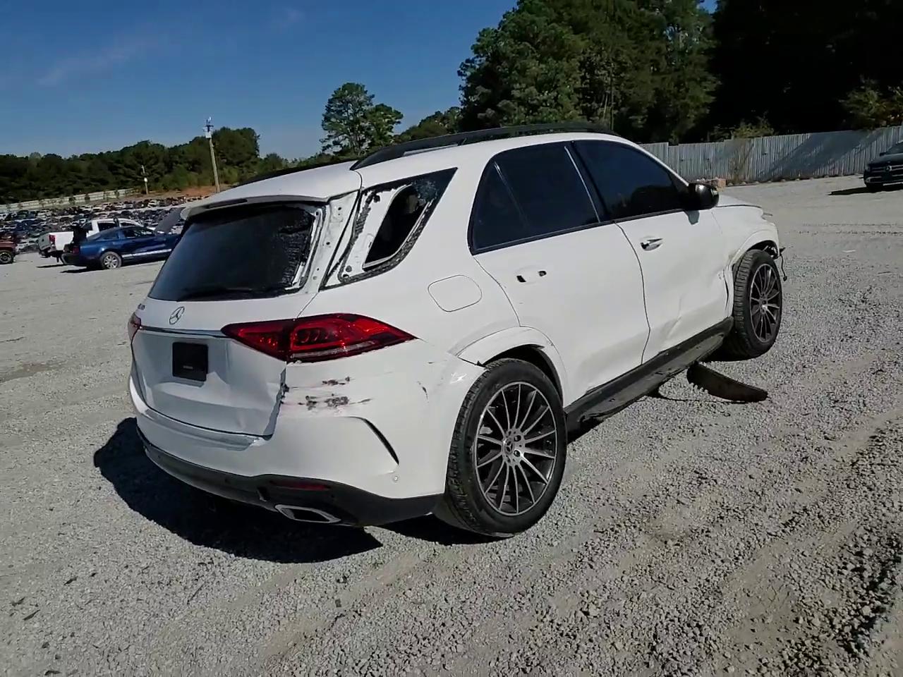 Фото: 4JGFB4JB6NA611689