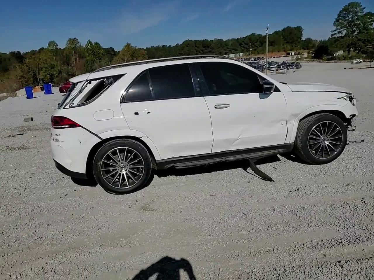 Фото: 4JGFB4JB6NA611689