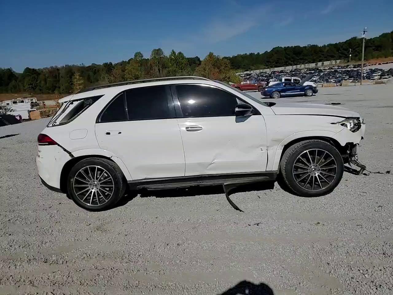 Фото: 4JGFB4JB6NA611689