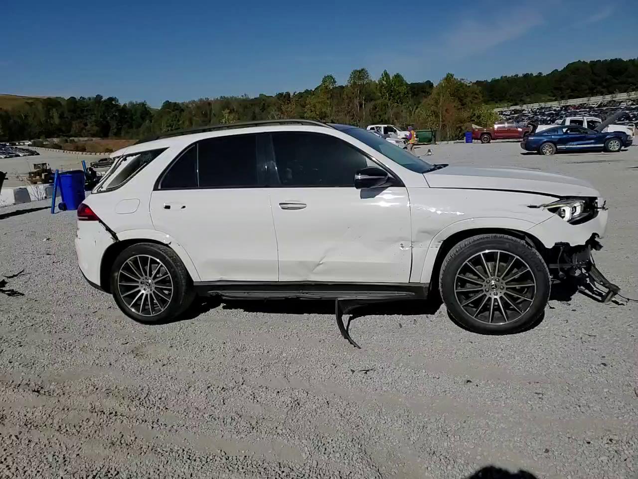 Фото: 4JGFB4JB6NA611689