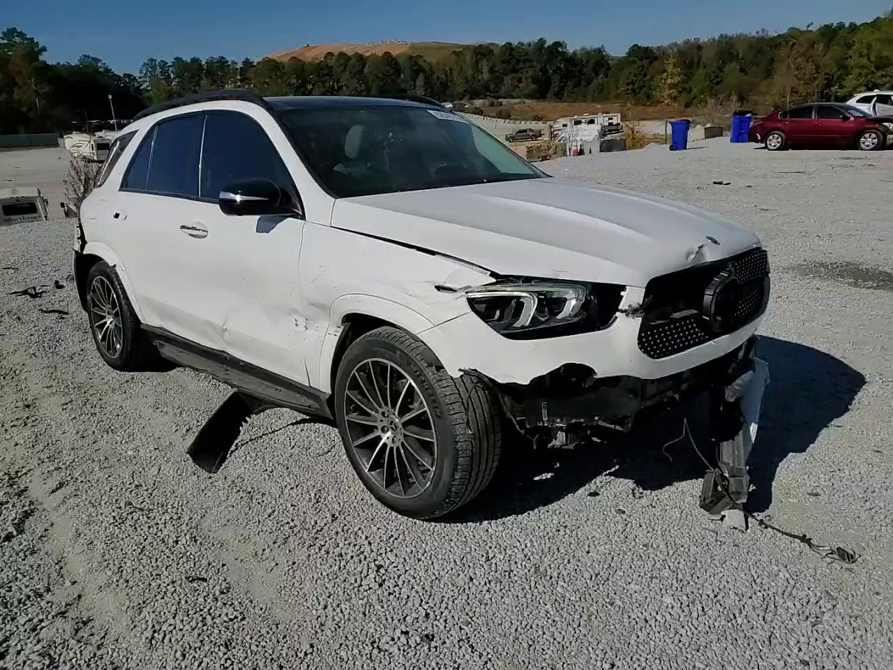 Фото: 4JGFB4JB6NA611689