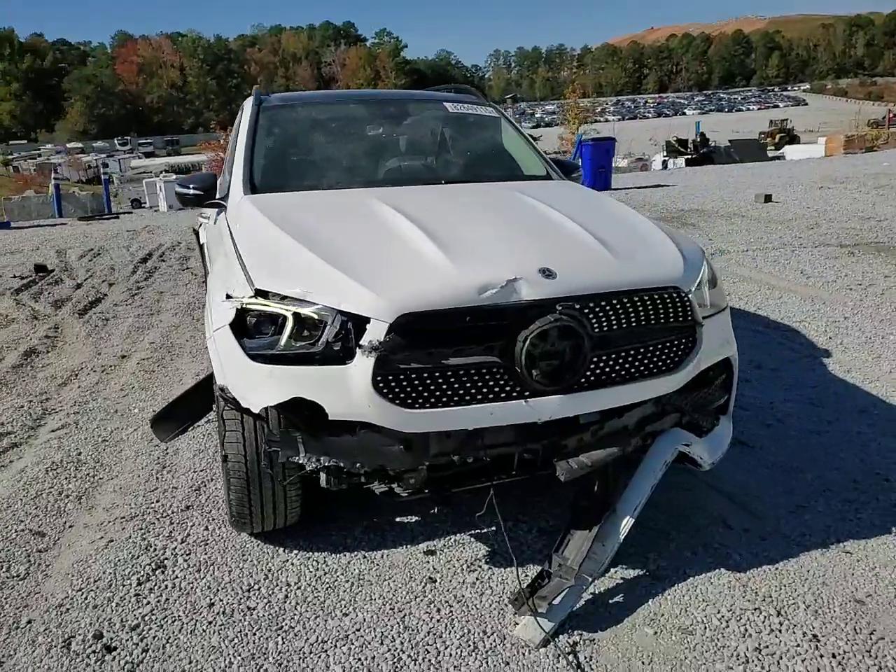 Фото: 4JGFB4JB6NA611689