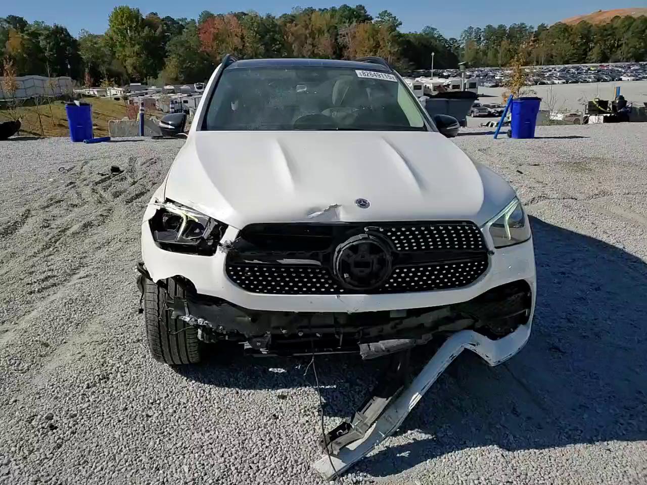 Фото: 4JGFB4JB6NA611689