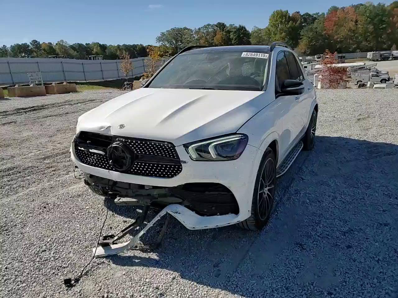 Фото: 4JGFB4JB6NA611689