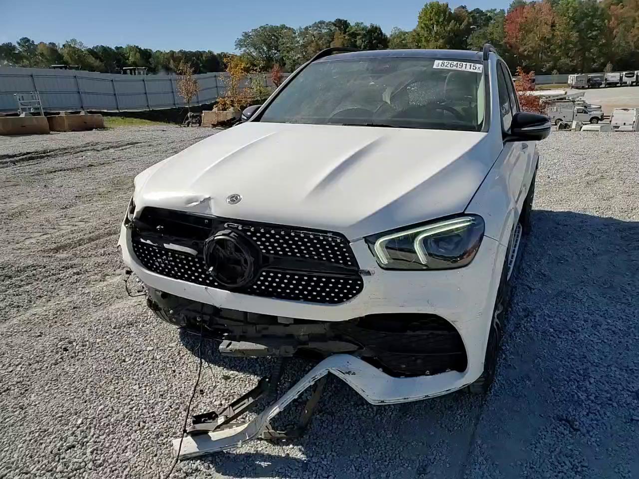 Фото: 4JGFB4JB6NA611689