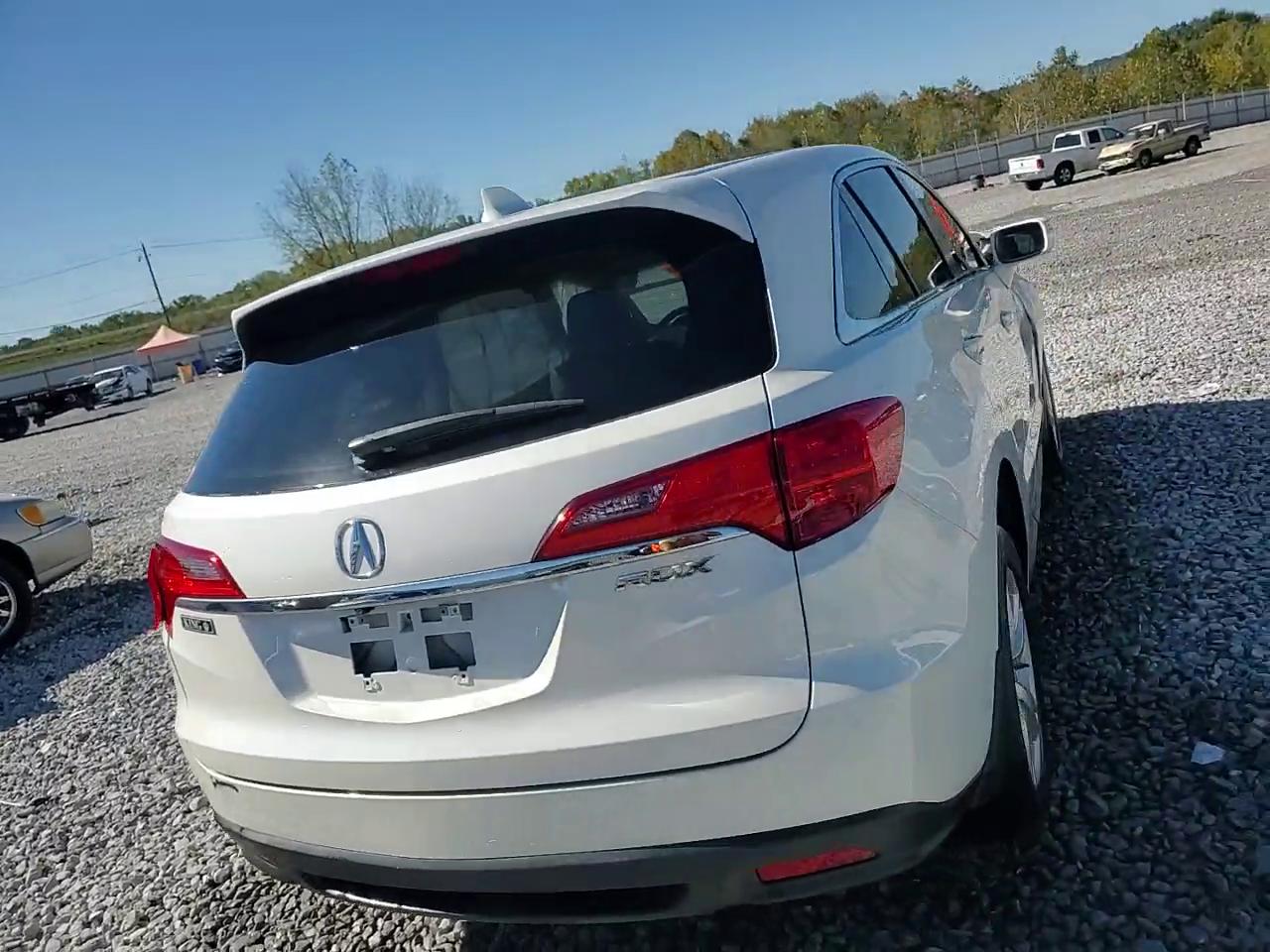 Фото: 5J8TB3H57FL009621