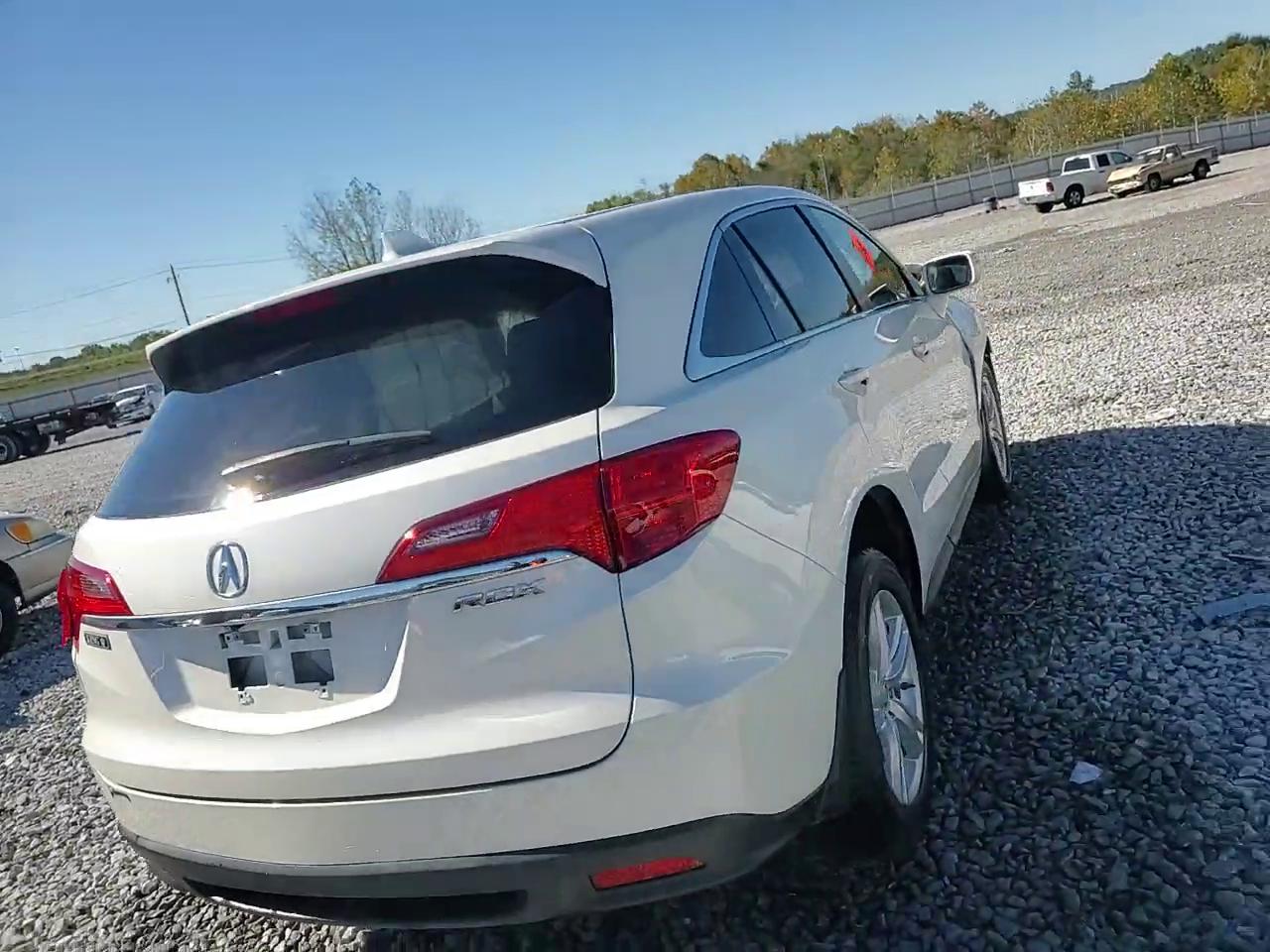 Фото: 5J8TB3H57FL009621