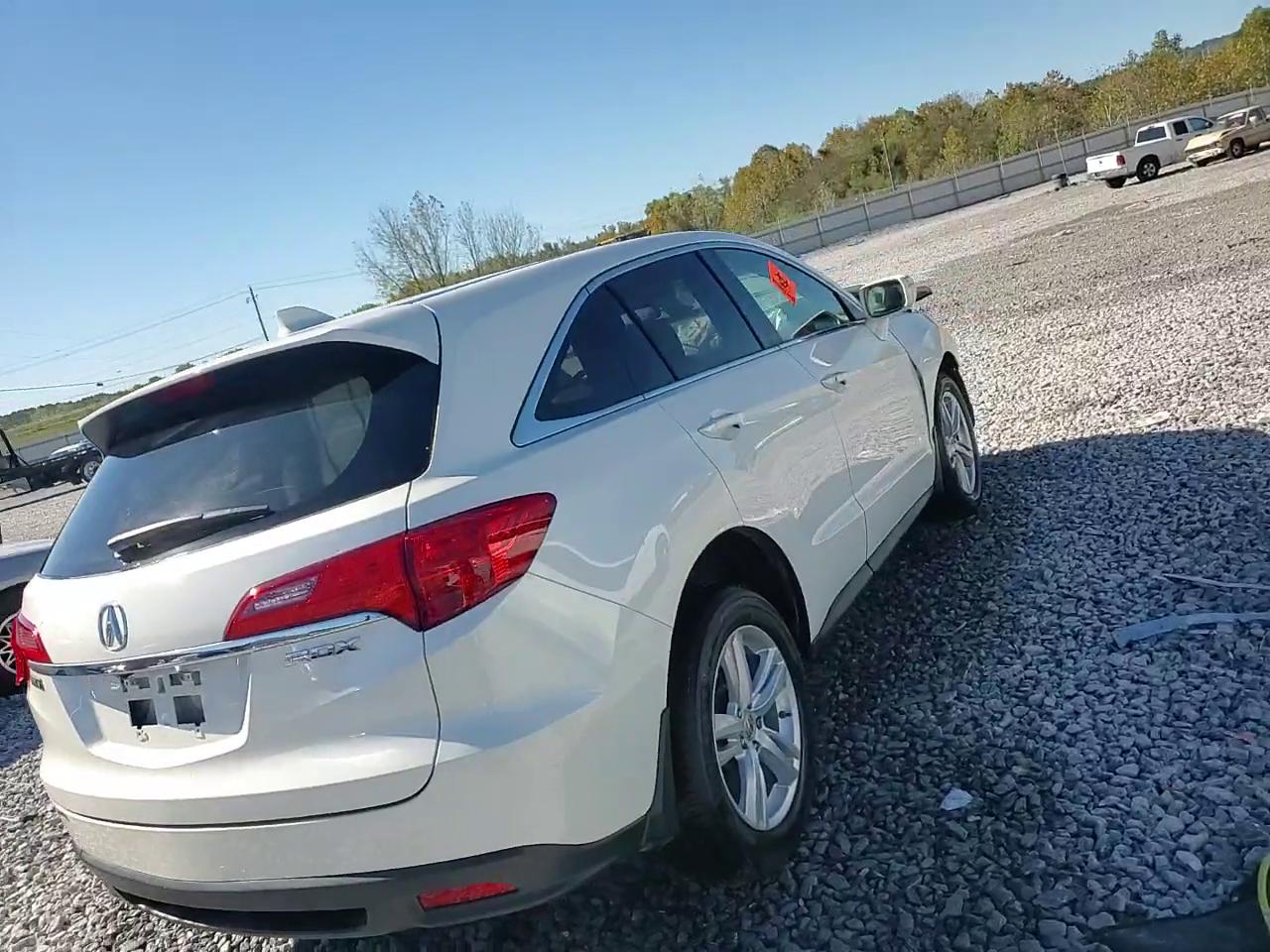 Фото: 5J8TB3H57FL009621