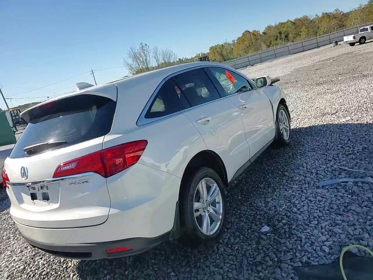 Фото: 5J8TB3H57FL009621