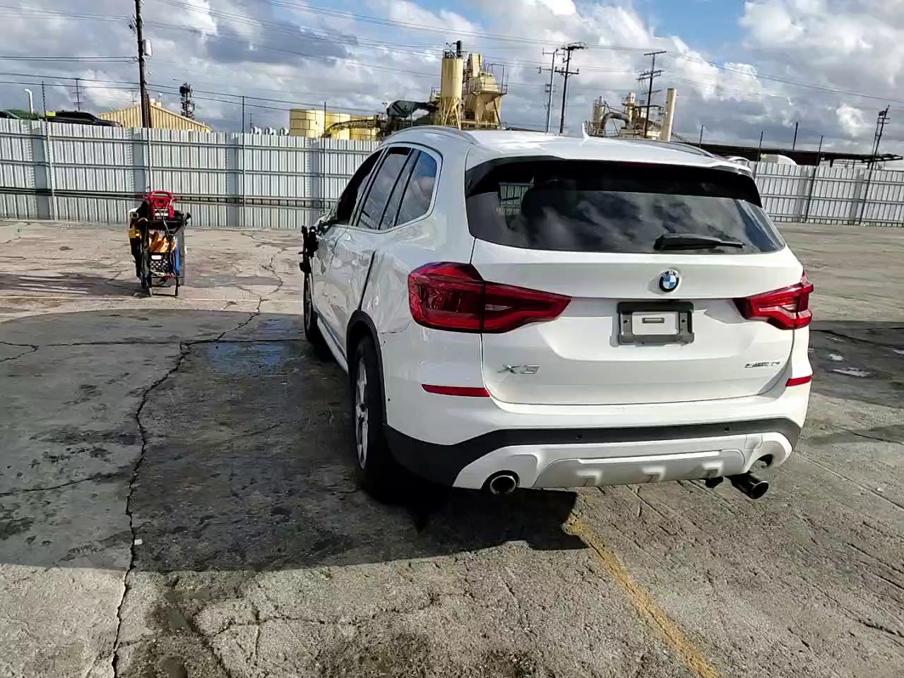 Фото: 5UXTY3C00L9D46229