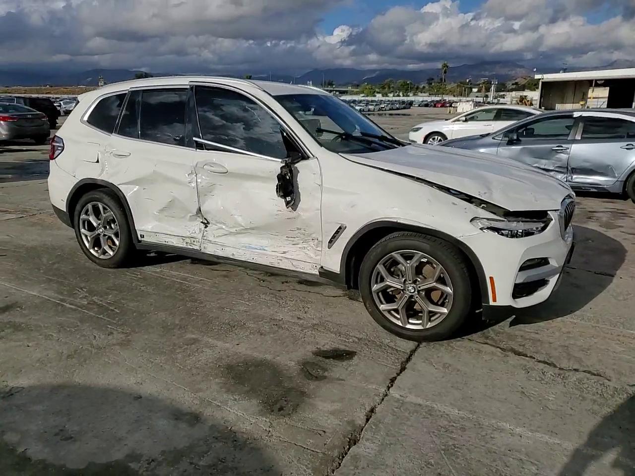 Фото: 5UXTY3C00L9D46229