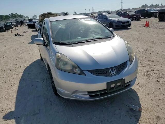 2013 Honda Fit VIN: JHMGE8H30DC082263 Lot: 85116075