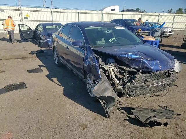 2006 Volkswagen Jetta 2.5 Option Package 1 VIN: 3VWSF71K16M814810 Lot: 81924405