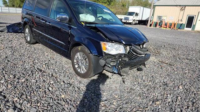 2015 Chrysler Town & Country Touring L VIN: 2C4RC1CG2FR531714 Lot: 85764575