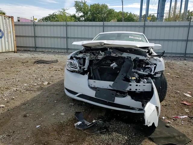 2018 Chrysler 300 Touring VIN: 2C3CCARG0JH324707 Lot: 81982275