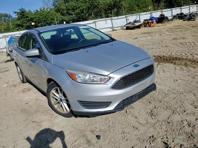 2018 Ford Focus Se VIN: 1FADP3F21JL206621 Lot: 82187245