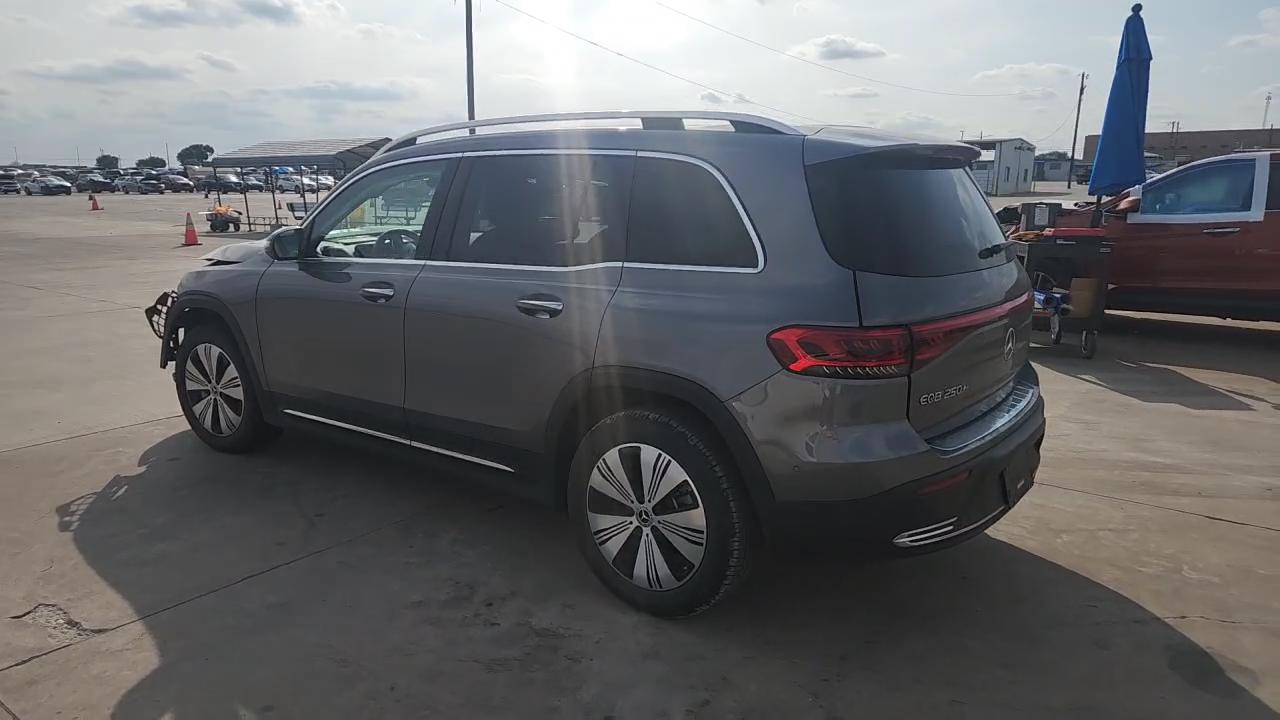 Фото: W1N9M0CB8PN070778