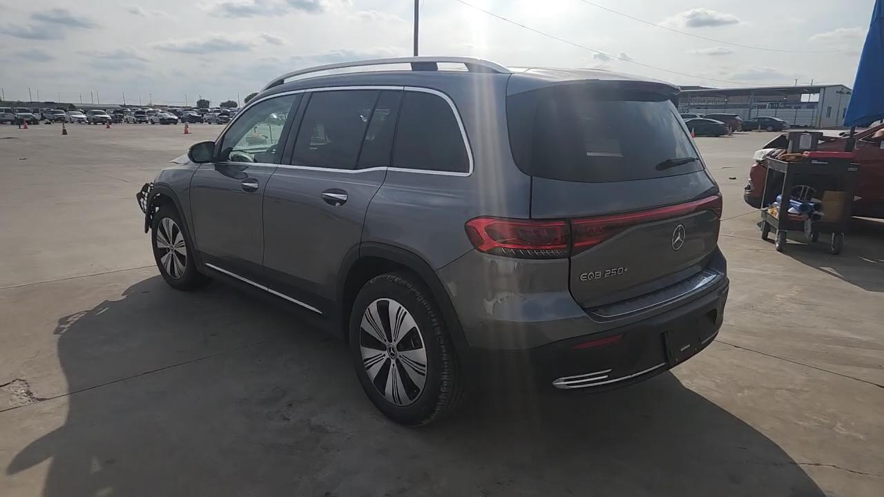 Фото: W1N9M0CB8PN070778